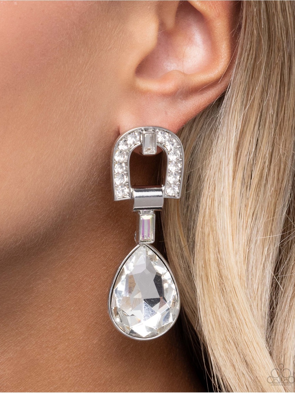 NWT In Arching White Post Earrings